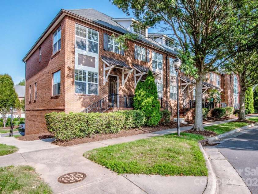 121 Irving Avenue, Mooresville, NC 28117.  MLS# CAR4293519, YatesRealty ID 10874. 