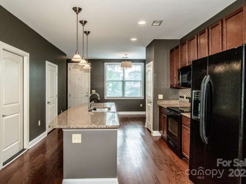 121 Irving Avenue, Mooresville, NC 28117.  MLS# CAR4293519, YatesRealty ID 10874. 