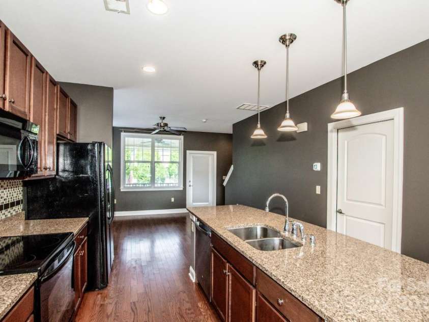 121 Irving Avenue, Mooresville, NC 28117.  MLS# CAR4293519, YatesRealty ID 10874. 