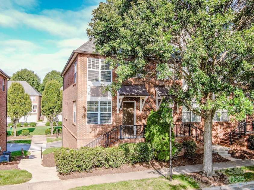 121 Irving Avenue, Mooresville, NC 28117.  MLS# CAR4293519, YatesRealty ID 10874. 