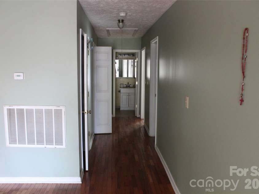718 Live Oak Street, Shelby, NC 28151.  MLS# CAR4364734, YatesRealty ID 10874. 