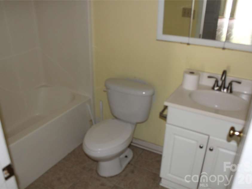 718 Live Oak Street, Shelby, NC 28151.  MLS# CAR4364734, YatesRealty ID 10874. 
