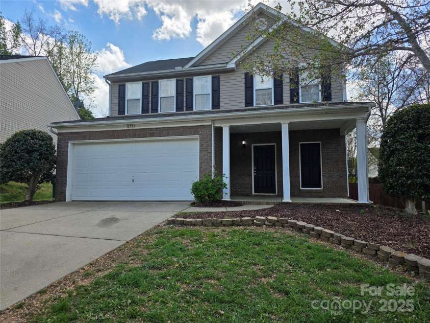 8323 Carolina Laurel Court, Charlotte, NC 28215.  MLS# CAR4247462, YatesRealty ID 10875. 