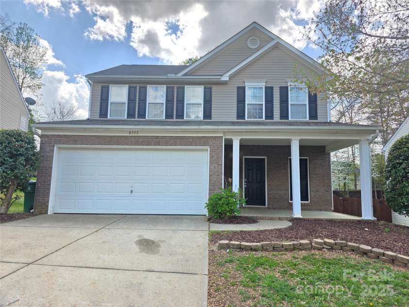8323 Carolina Laurel Court, Charlotte, NC 28215.  MLS# CAR4247462, YatesRealty ID 10875. 