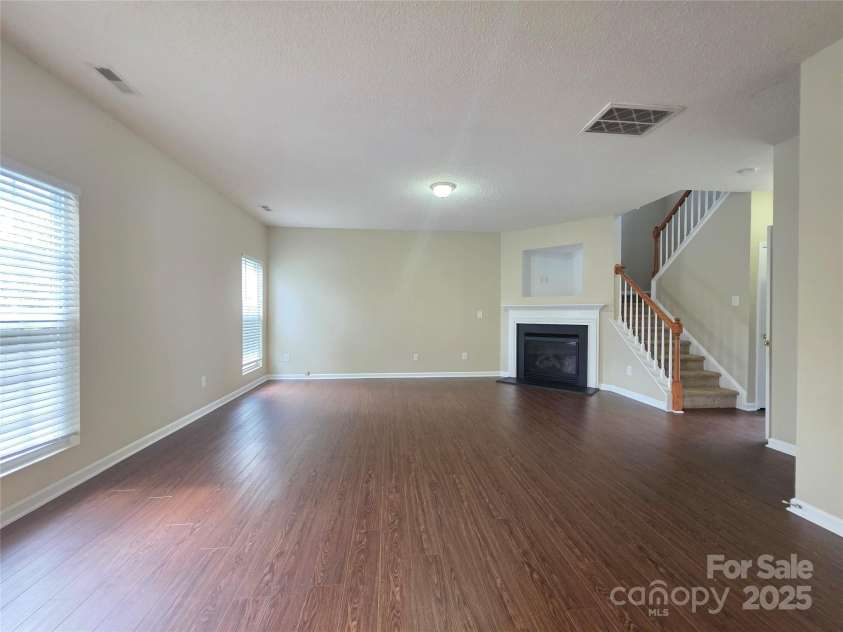 8323 Carolina Laurel Court, Charlotte, NC 28215.  MLS# CAR4247462, YatesRealty ID 10875. 