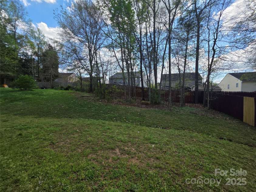 8323 Carolina Laurel Court, Charlotte, NC 28215.  MLS# CAR4247462, YatesRealty ID 10875. 