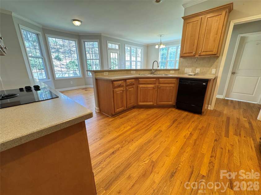 4037 Camrose Crossing Lane, Matthews, NC 28104.  MLS# CAR4361799, YatesRealty ID 10876. 