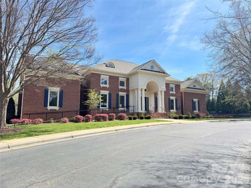 4037 Camrose Crossing Lane, Matthews, NC 28104.  MLS# CAR4361799, YatesRealty ID 10876. 