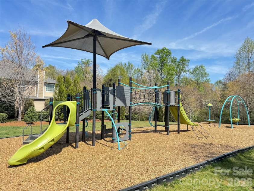 4037 Camrose Crossing Lane, Matthews, NC 28104.  MLS# CAR4361799, YatesRealty ID 10876. 