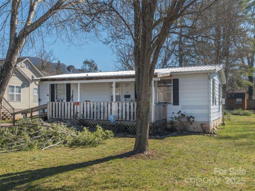 63 Poplar Street, Waynesville, NC 28786.  MLS# CAR4228532, YatesRealty ID 10876. 