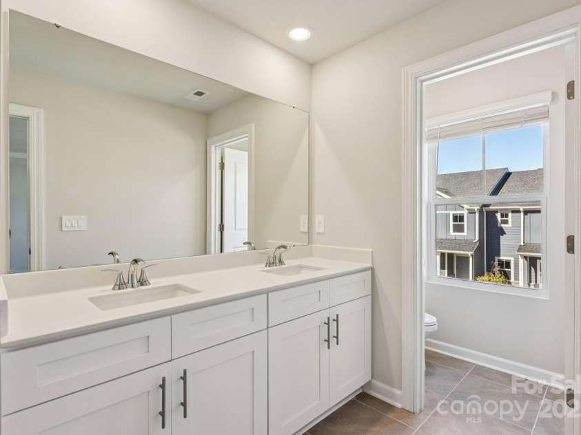 109 Ciara Place, Mooresville, NC 28115.  MLS# CAR4254747, YatesRealty ID 10877. 