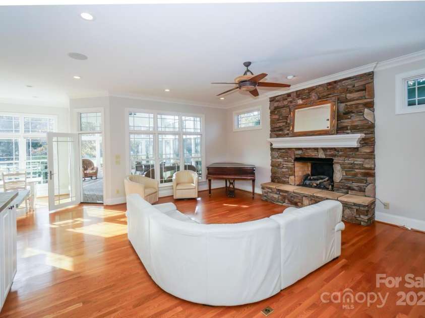 124 Gatlin Knoll, New London, NC 28127.  MLS# CAR4238393, YatesRealty ID 10877. 