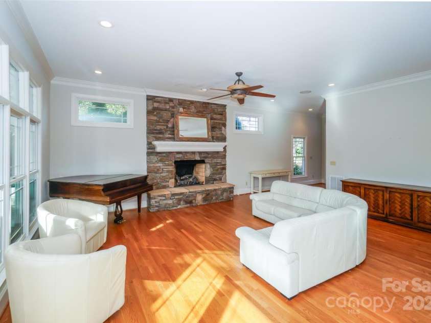 124 Gatlin Knoll, New London, NC 28127.  MLS# CAR4238393, YatesRealty ID 10877. 