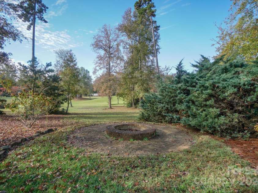 124 Gatlin Knoll, New London, NC 28127.  MLS# CAR4238393, YatesRealty ID 10877. 