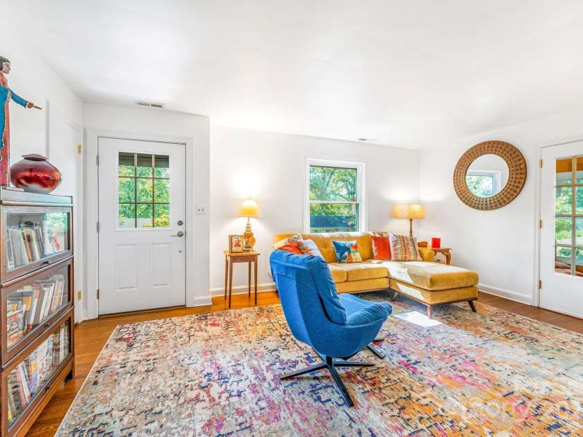 139 Beverly Road, Asheville, NC 28805.  MLS# CAR4258019, YatesRealty ID 10877. 