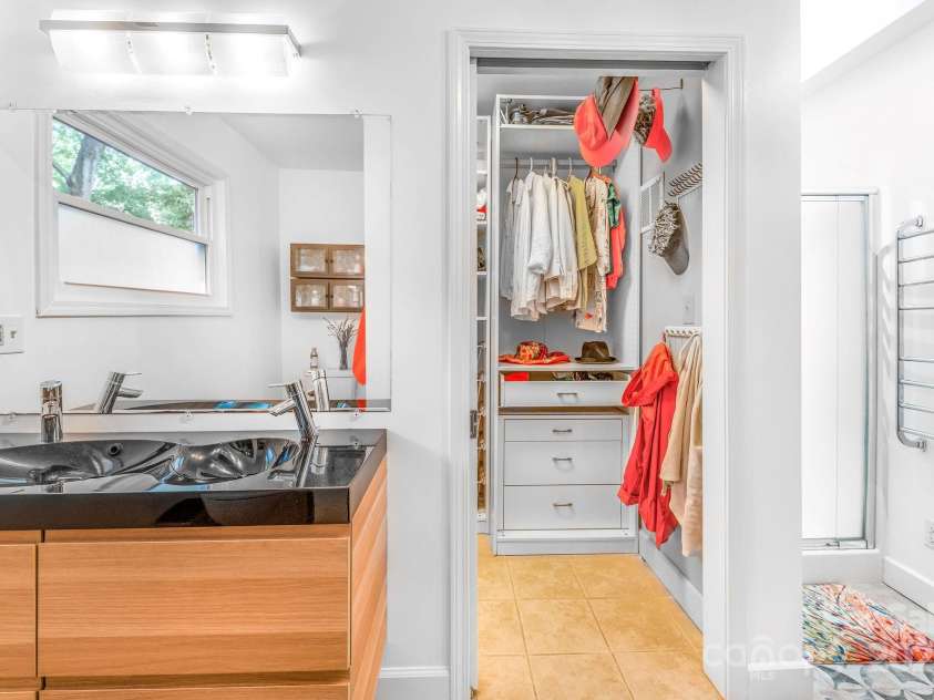 139 Beverly Road, Asheville, NC 28805.  MLS# CAR4258019, YatesRealty ID 10877. 