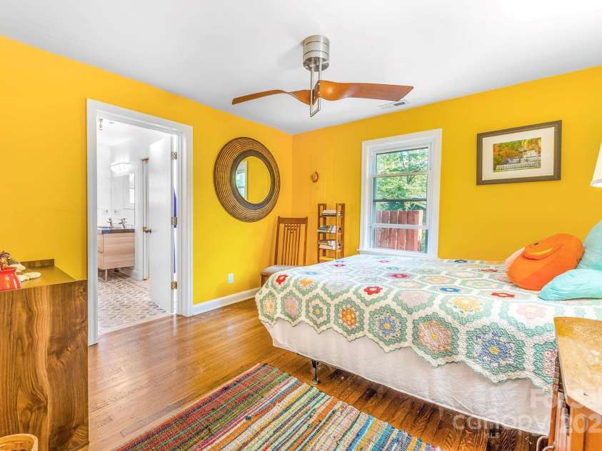 139 Beverly Road, Asheville, NC 28805.  MLS# CAR4258019, YatesRealty ID 10877. 