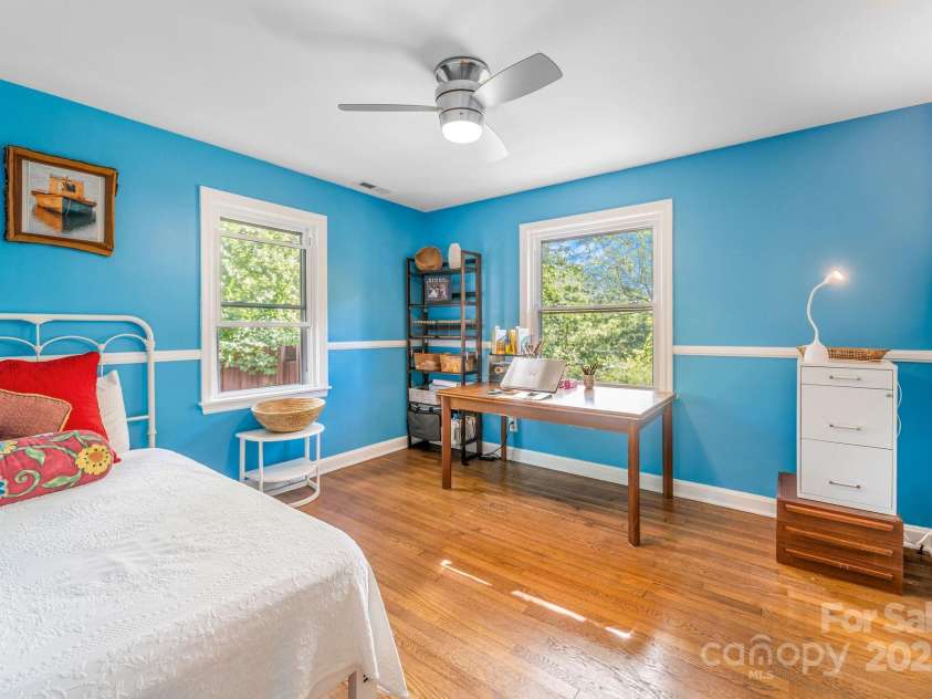 139 Beverly Road, Asheville, NC 28805.  MLS# CAR4258019, YatesRealty ID 10877. 