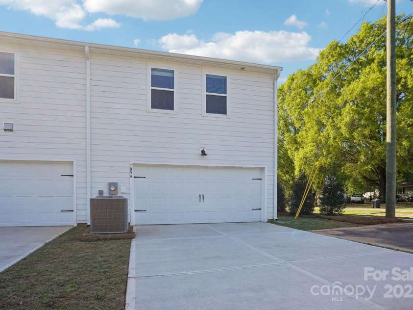 105 Ciara Place, Mooresville, NC 28115.  MLS# CAR4311417, YatesRealty ID 10878. Photo is not of the actual home, but is an inspirational photo of builder’s model home and may depict options, furnishings, and/or decorator features that are not included