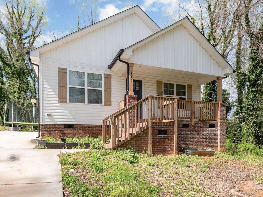 440 Moore Street, Salisbury, NC 28144.  MLS# CAR4231744, YatesRealty ID 10879. 