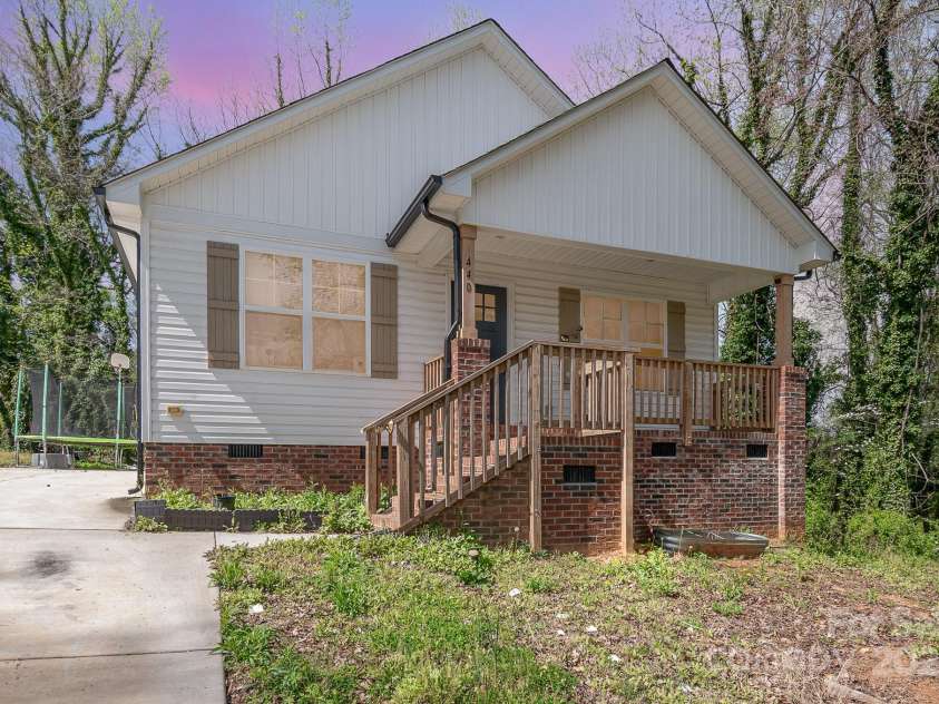 440 Moore Street, Salisbury, NC 28144.  MLS# CAR4231744, YatesRealty ID 10879. 