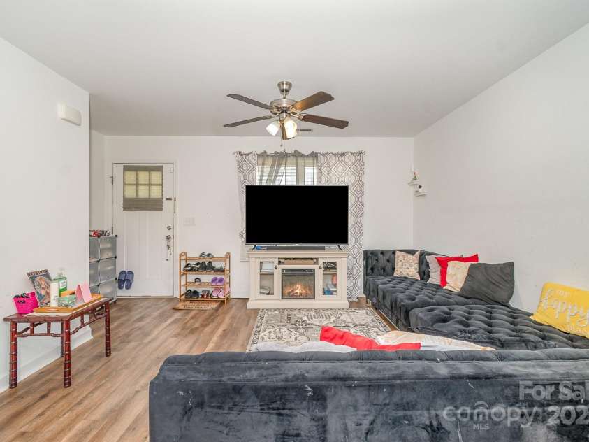 440 Moore Street, Salisbury, NC 28144.  MLS# CAR4231744, YatesRealty ID 10879. 