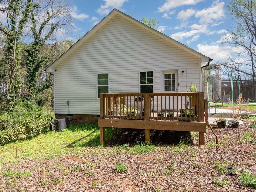 440 Moore Street, Salisbury, NC 28144.  MLS# CAR4231744, YatesRealty ID 10879. 