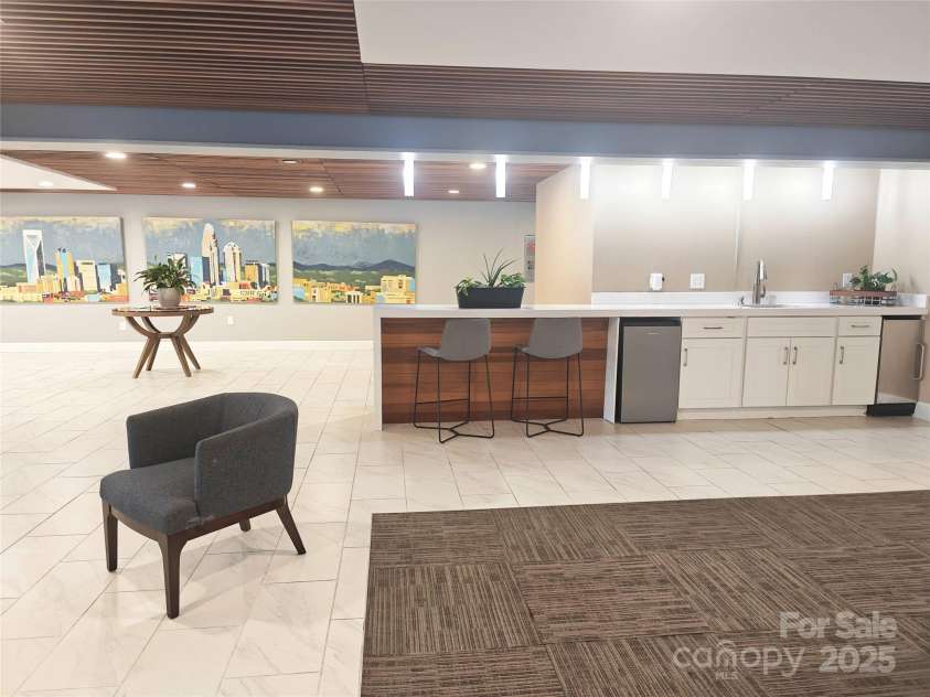 1323 Queens Road, Charlotte, NC 28207.  MLS# CAR4323169, YatesRealty ID 1088. Charlotte House Entrance/Community Room