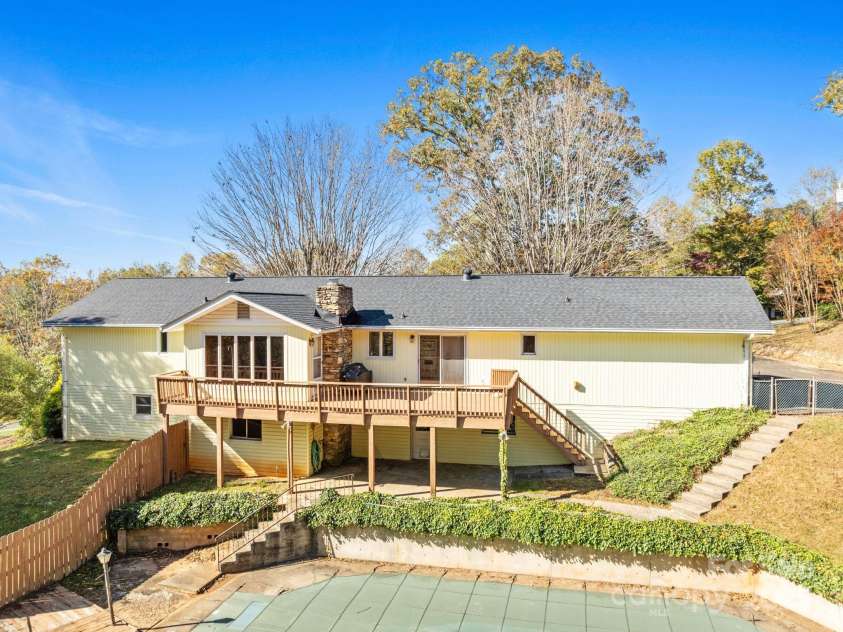 45 Crabapple Lane, Asheville, NC 28804.  MLS# CAR4311079, YatesRealty ID 1088. 