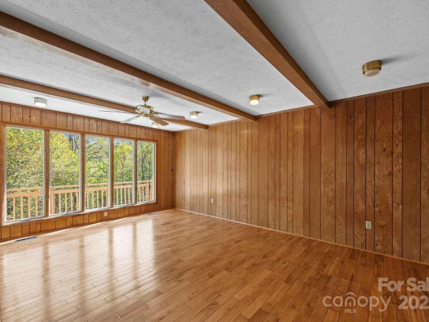 45 Crabapple Lane, Asheville, NC 28804.  MLS# CAR4311079, YatesRealty ID 1088. 