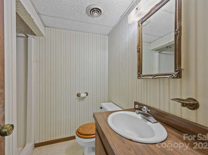 45 Crabapple Lane, Asheville, NC 28804.  MLS# CAR4311079, YatesRealty ID 1088. 