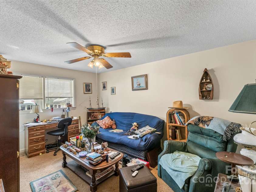 4896 Birch Circle, Hickory, NC 28602.  MLS# CAR4241258, YatesRealty ID 10880. 