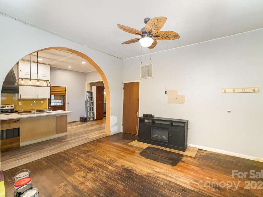 1221 Patterson Street, Shelby, NC 28152.  MLS# CAR4250524, YatesRealty ID 10881. 