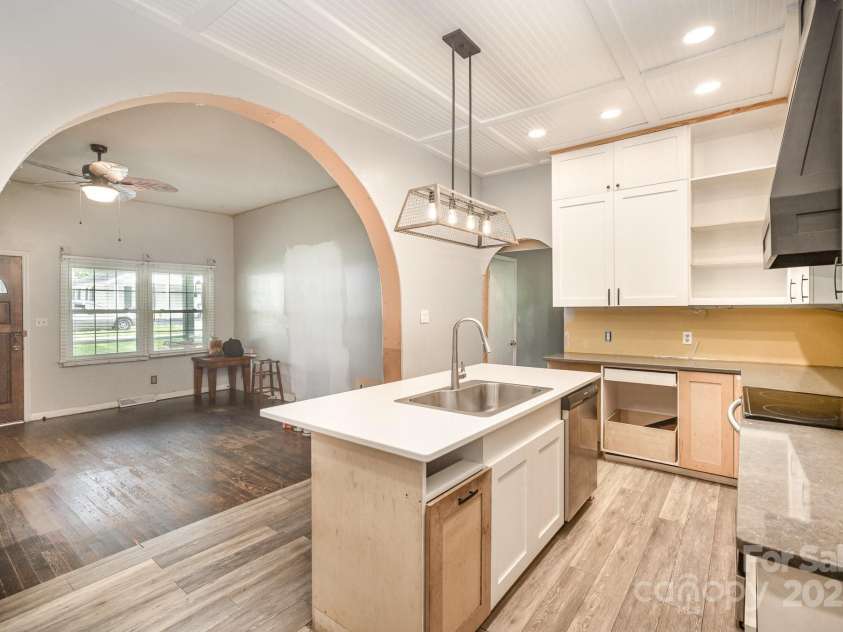 1221 Patterson Street, Shelby, NC 28152.  MLS# CAR4250524, YatesRealty ID 10881. 