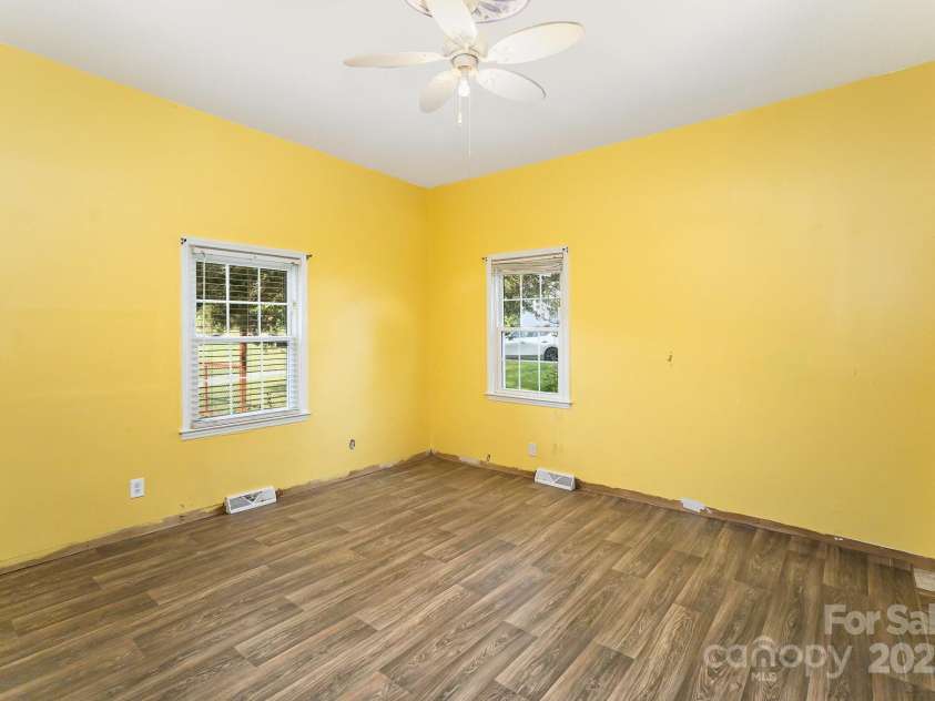 1221 Patterson Street, Shelby, NC 28152.  MLS# CAR4250524, YatesRealty ID 10881. 