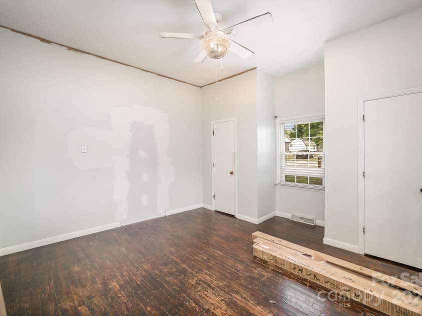 1221 Patterson Street, Shelby, NC 28152.  MLS# CAR4250524, YatesRealty ID 10881. 