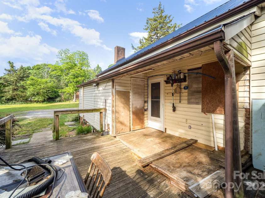 1221 Patterson Street, Shelby, NC 28152.  MLS# CAR4250524, YatesRealty ID 10881. 