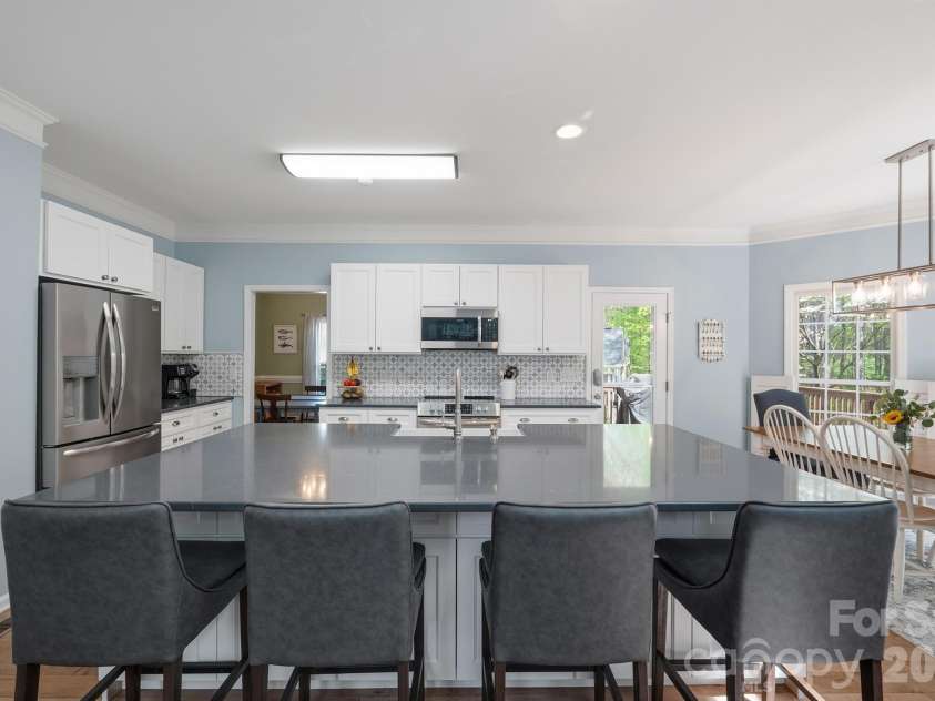 152 Fernbrook Drive, Mooresville, NC 28117.  MLS# CAR4365184, YatesRealty ID 10881. 
