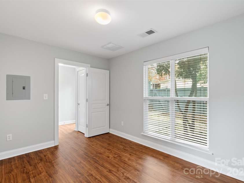 840 Garden District Drive, Charlotte, NC 28202.  MLS# CAR4238438, YatesRealty ID 10882. Guest Bedroom