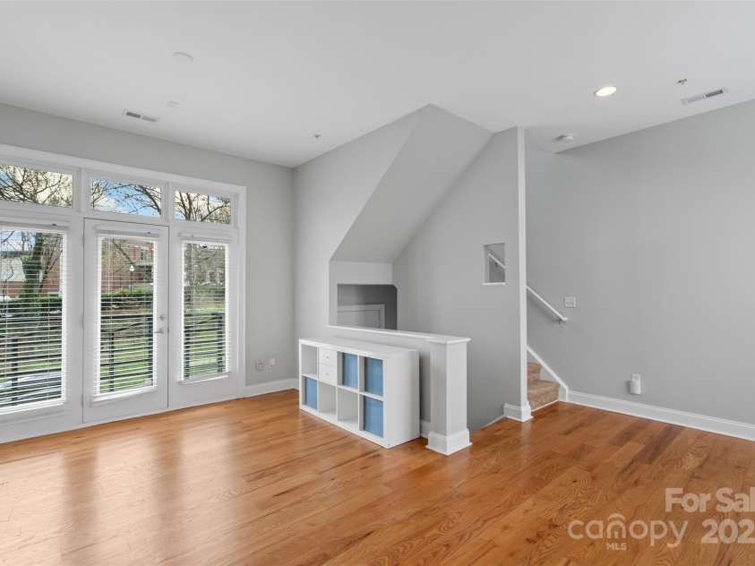 840 Garden District Drive, Charlotte, NC 28202.  MLS# CAR4238438, YatesRealty ID 10882. Living Room
