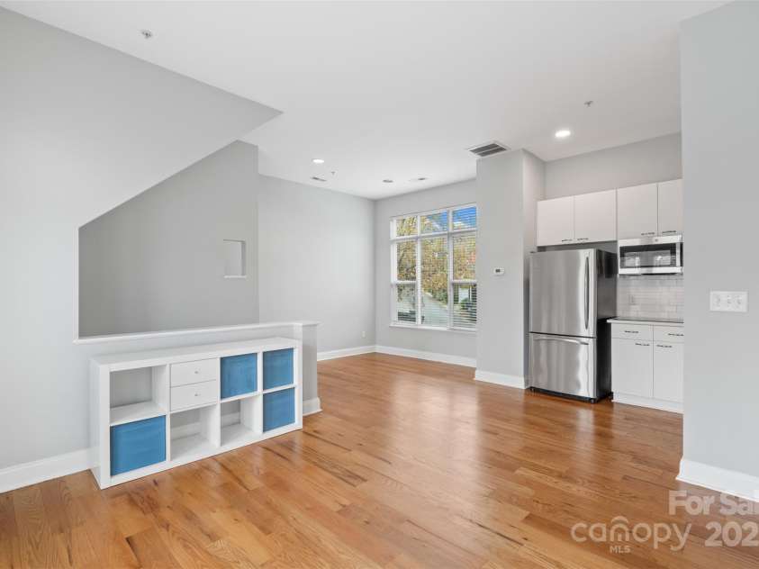 840 Garden District Drive, Charlotte, NC 28202.  MLS# CAR4238438, YatesRealty ID 10882. Living Room