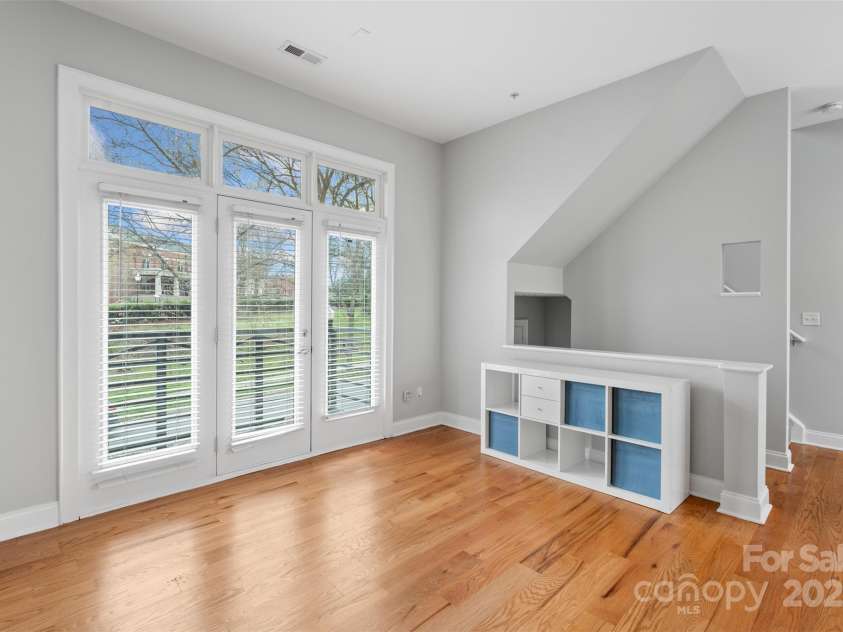 840 Garden District Drive, Charlotte, NC 28202.  MLS# CAR4238438, YatesRealty ID 10882. Living Room