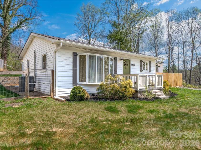 124 Concord Road, Asheville, NC 28803.  MLS# CAR4368068, YatesRealty ID 10883. 