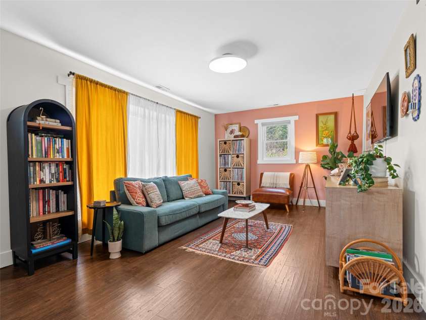 124 Concord Road, Asheville, NC 28803.  MLS# CAR4368068, YatesRealty ID 10883. 