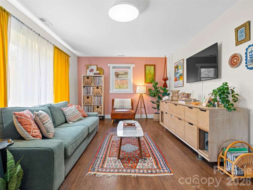 124 Concord Road, Asheville, NC 28803.  MLS# CAR4368068, YatesRealty ID 10883. 