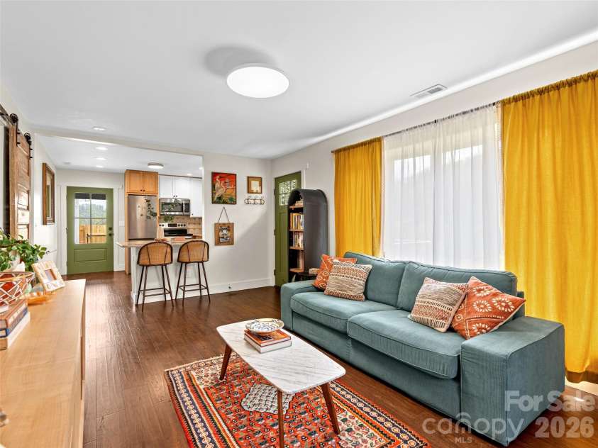 124 Concord Road, Asheville, NC 28803.  MLS# CAR4368068, YatesRealty ID 10883. 