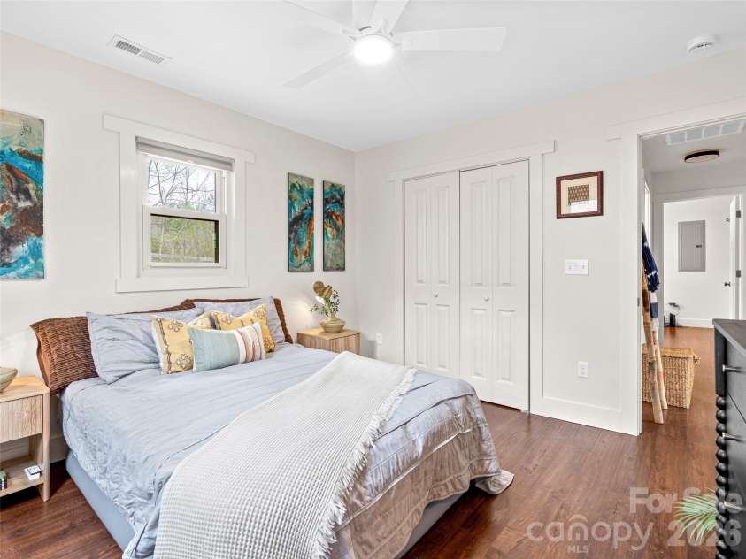 124 Concord Road, Asheville, NC 28803.  MLS# CAR4368068, YatesRealty ID 10883. 