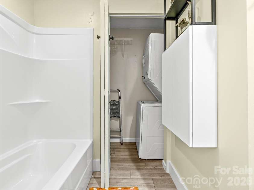 124 Concord Road, Asheville, NC 28803.  MLS# CAR4368068, YatesRealty ID 10883. 