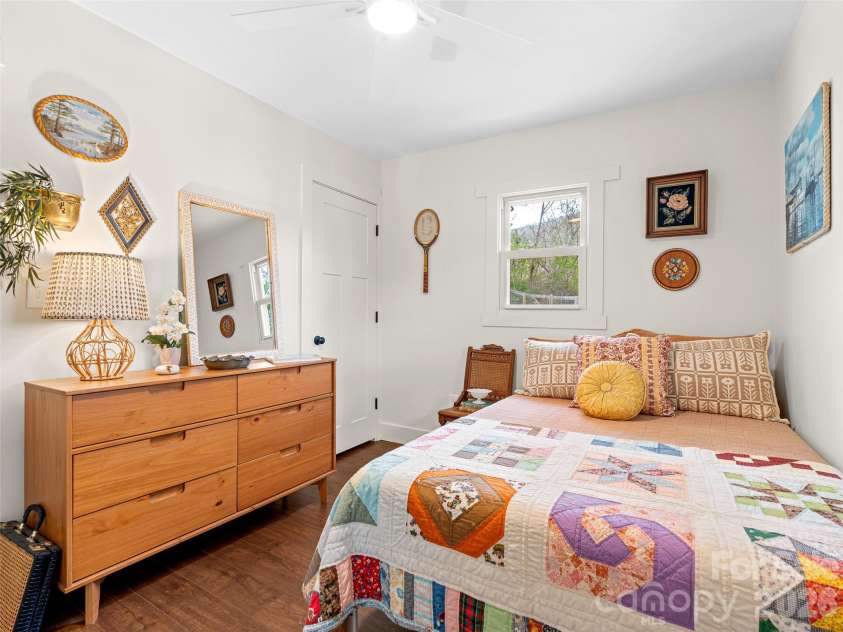 124 Concord Road, Asheville, NC 28803.  MLS# CAR4368068, YatesRealty ID 10883. 