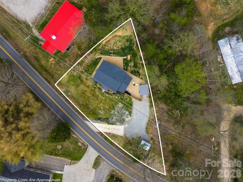 124 Concord Road, Asheville, NC 28803.  MLS# CAR4368068, YatesRealty ID 10883. 